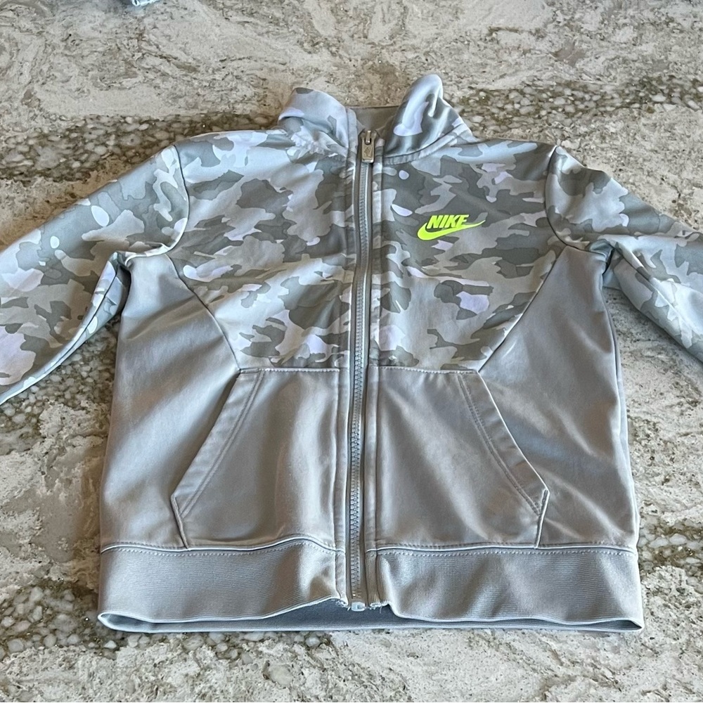 Boys grey camo Nike jogging suit